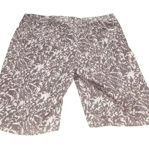 Adidas Gray & White Reef Print Golf Shorts Performance Casual Size 10 | EUC - Picture 8 of 10